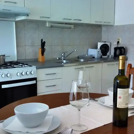 Jere & Anka Apartment Primosten