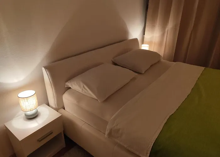 Jere & Anka Appartamento Primošten